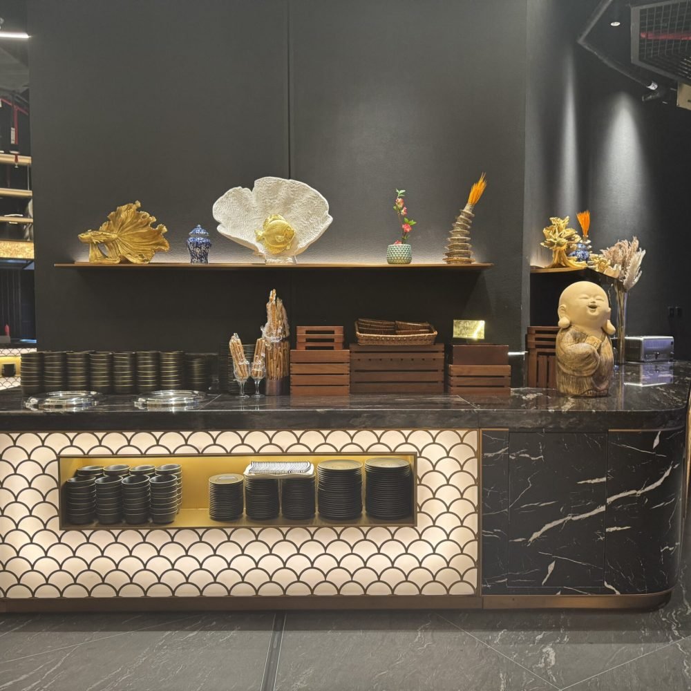 well decorative culinary and utensils in restaurant interior design in dubai